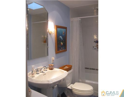 20 Greenbrook Road Middlesex, NJ 08846 - Photo 17 of 22 Gallery Image 17