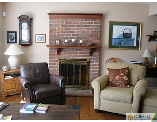 20 Greenbrook Road Middlesex, NJ 08846 - Photo 4 of 22 Gallery Image 4