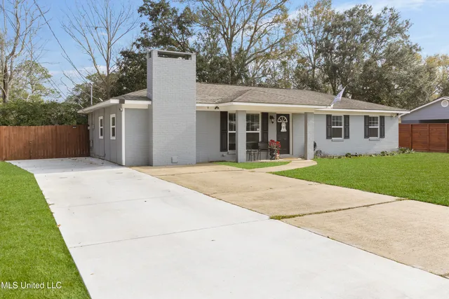 $319,900 | 272 Holcomb Boulevard, Ocean Springs, MS 39564