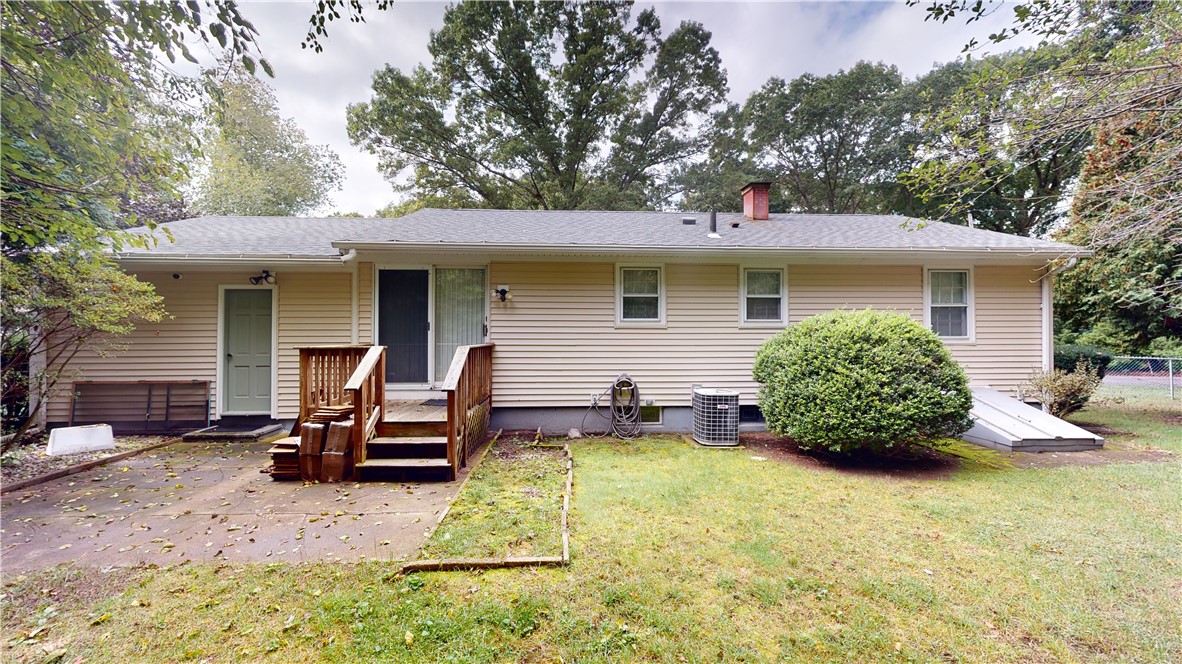 145 Woodcrest Road Warwick, RI 02889 - Photo 27 of 30