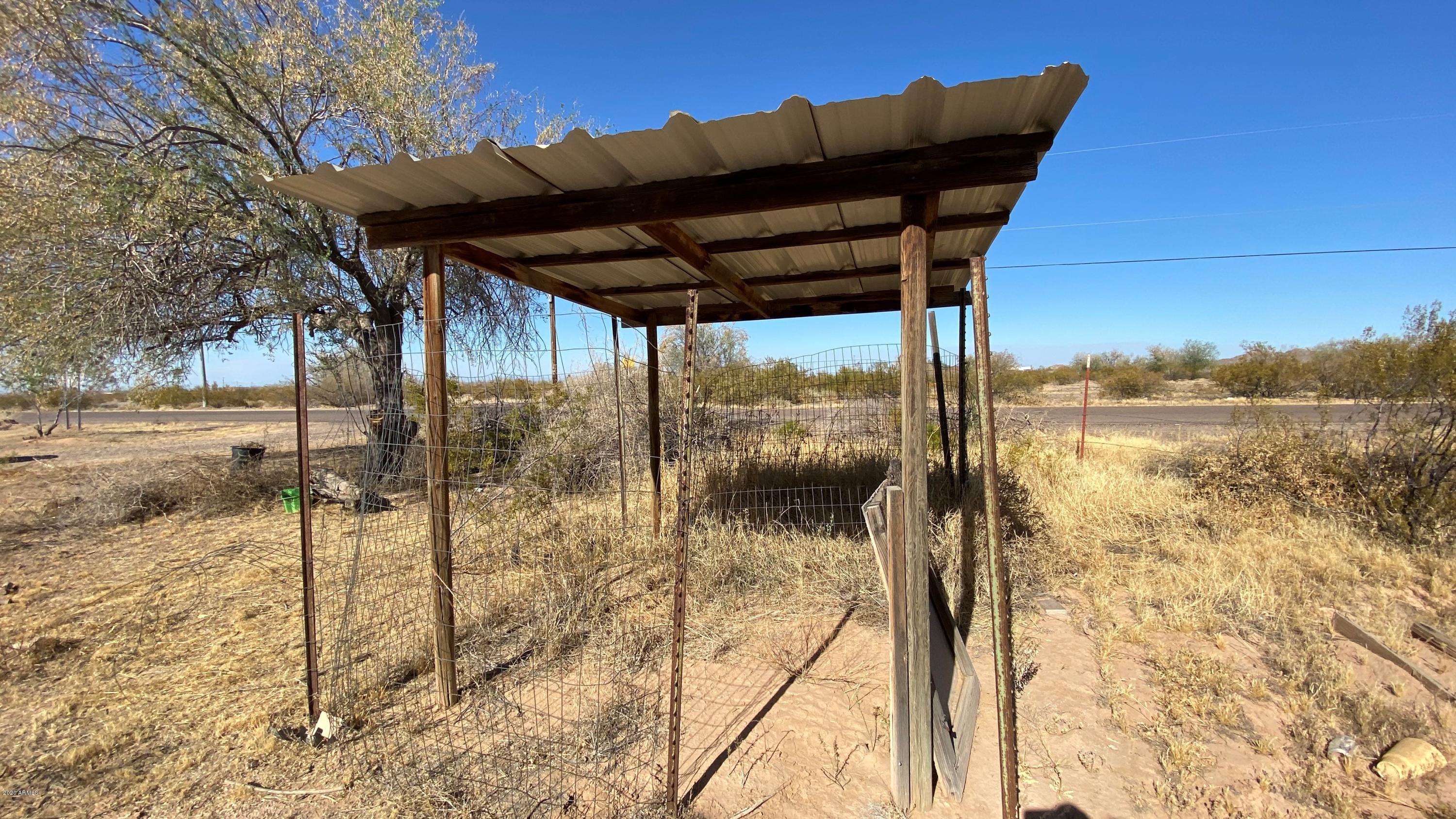 866 North Ralston Road Maricopa, AZ 85139 - Photo 36 of 38 Animal Area