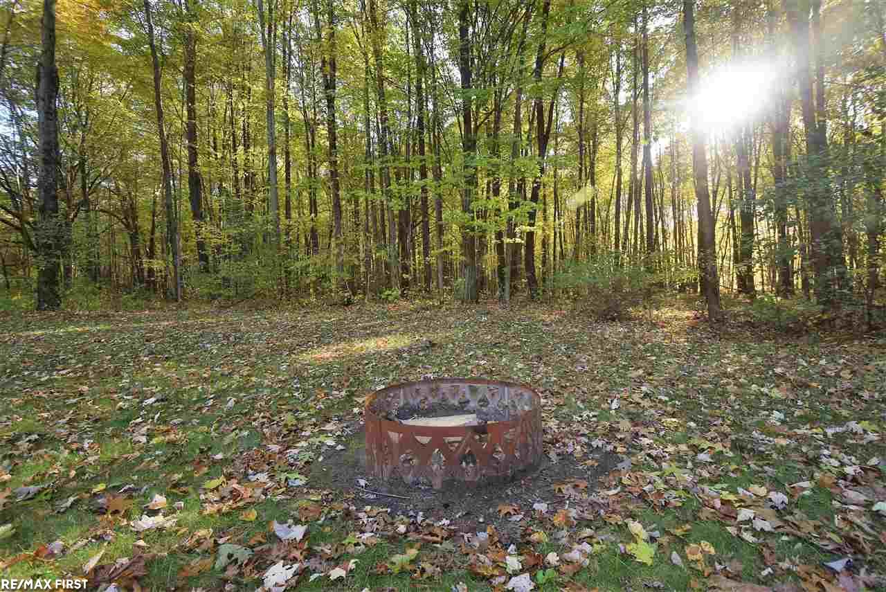 6075 High Road Algonac, MI 48001 - Photo 8 of 39
