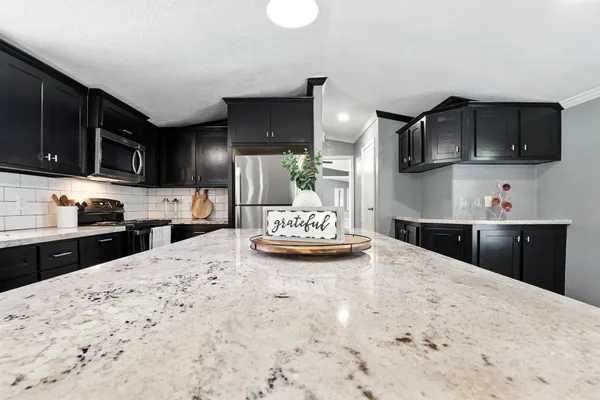 $1,400 | 12560 Royal W Drive, Conroe, TX 77303