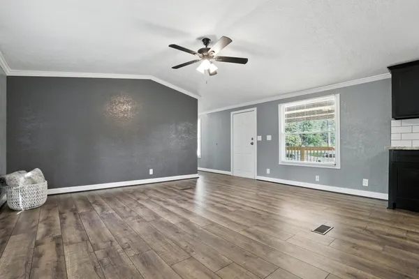 $1,400 | 12560 Royal W Drive, Conroe, TX 77303