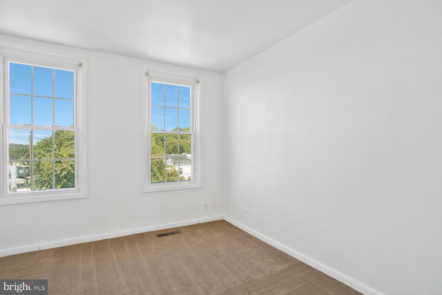 1148 Roland Heights Avenue Baltimore, MD 21211 - Photo 23 of 38 Back bedroom
