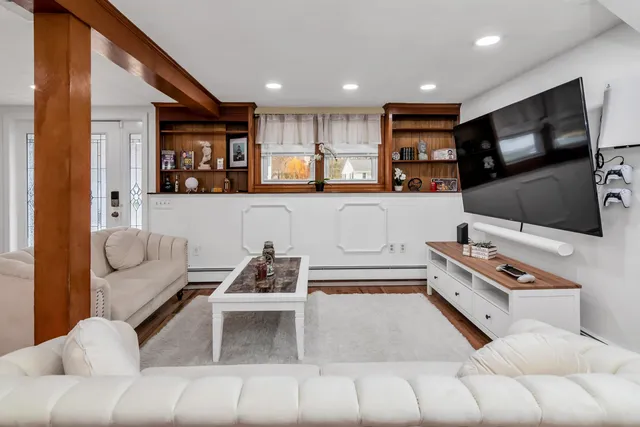 $619,900 | 8 Alta Avenue, Salem, NH 03079