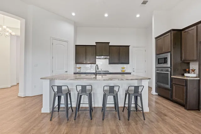 $624,999 | 200 Brentwood Drive, Austin, TX 78737