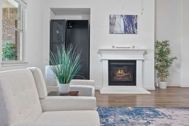 $624,999 | 200 Brentwood Drive, Austin, TX 78737