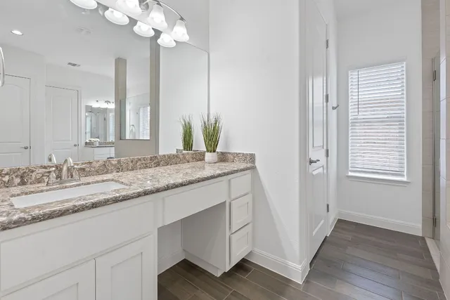 $624,999 | 200 Brentwood Drive, Austin, TX 78737