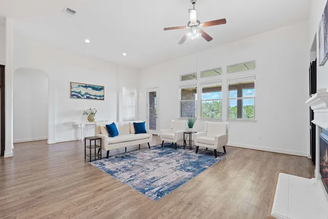 $624,999 | 200 Brentwood Drive, Austin, TX 78737