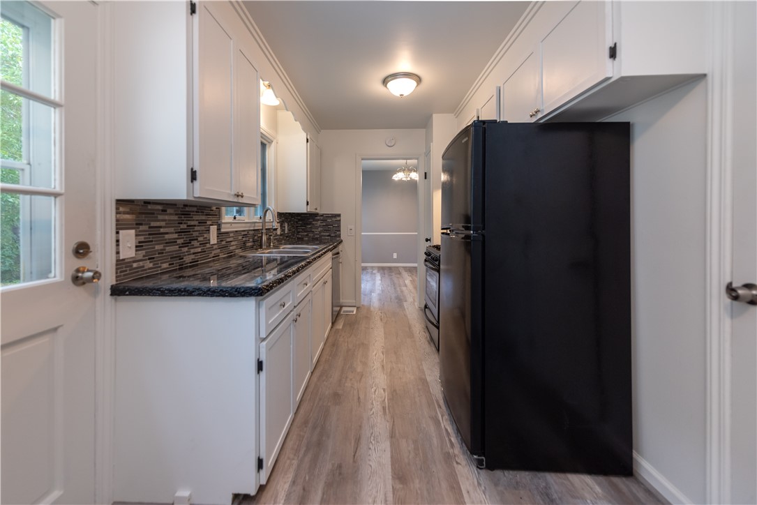 116 Oakridge Drive Irondequoit, NY 14617 - Photo 14 of 45