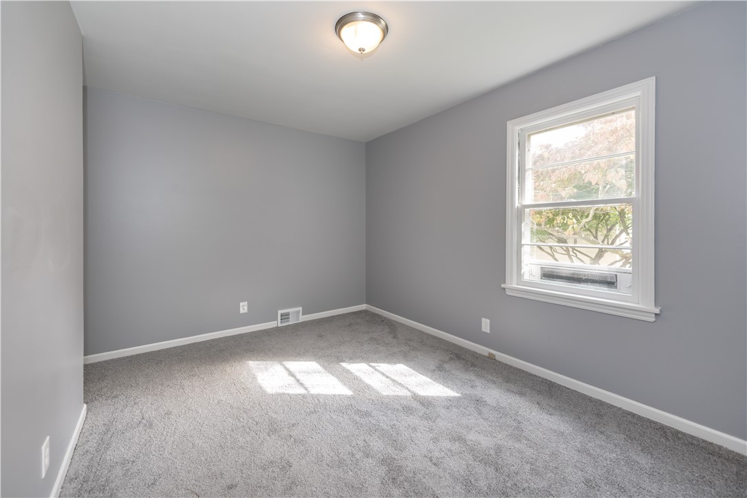 116 Oakridge Drive Irondequoit, NY 14617 - Photo 20 of 45