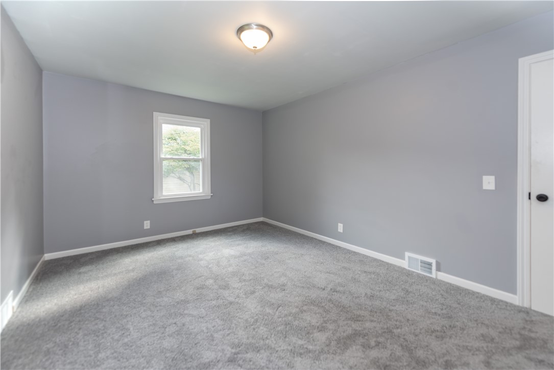 116 Oakridge Drive Irondequoit, NY 14617 - Photo 22 of 45