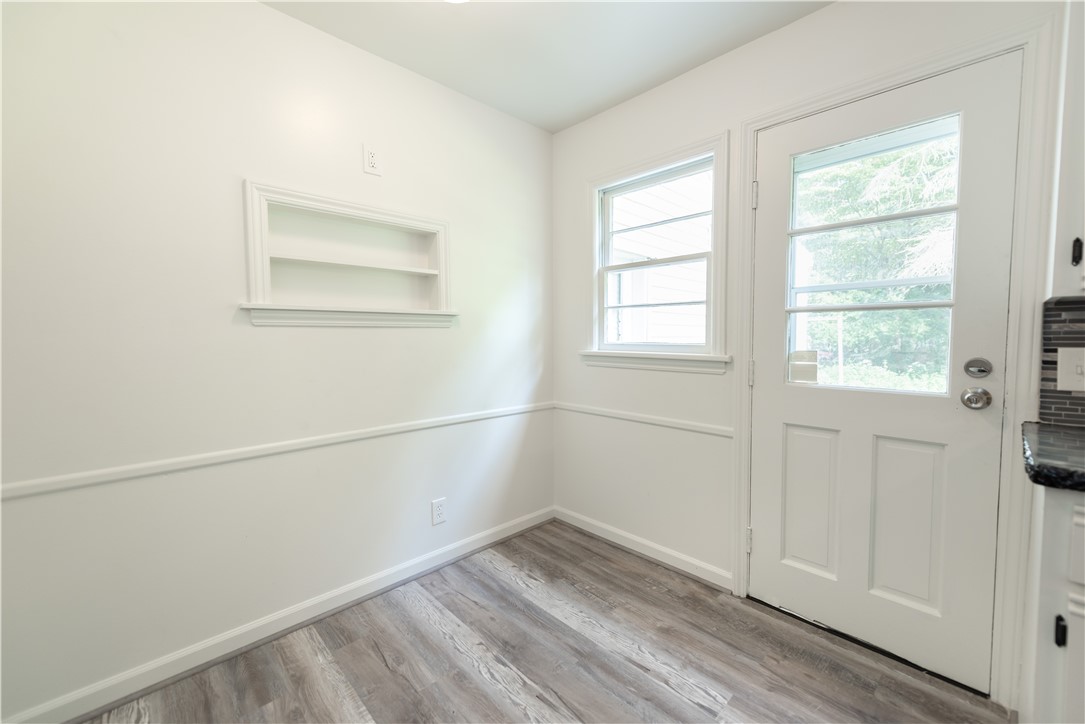 116 Oakridge Drive Irondequoit, NY 14617 - Photo 8 of 45