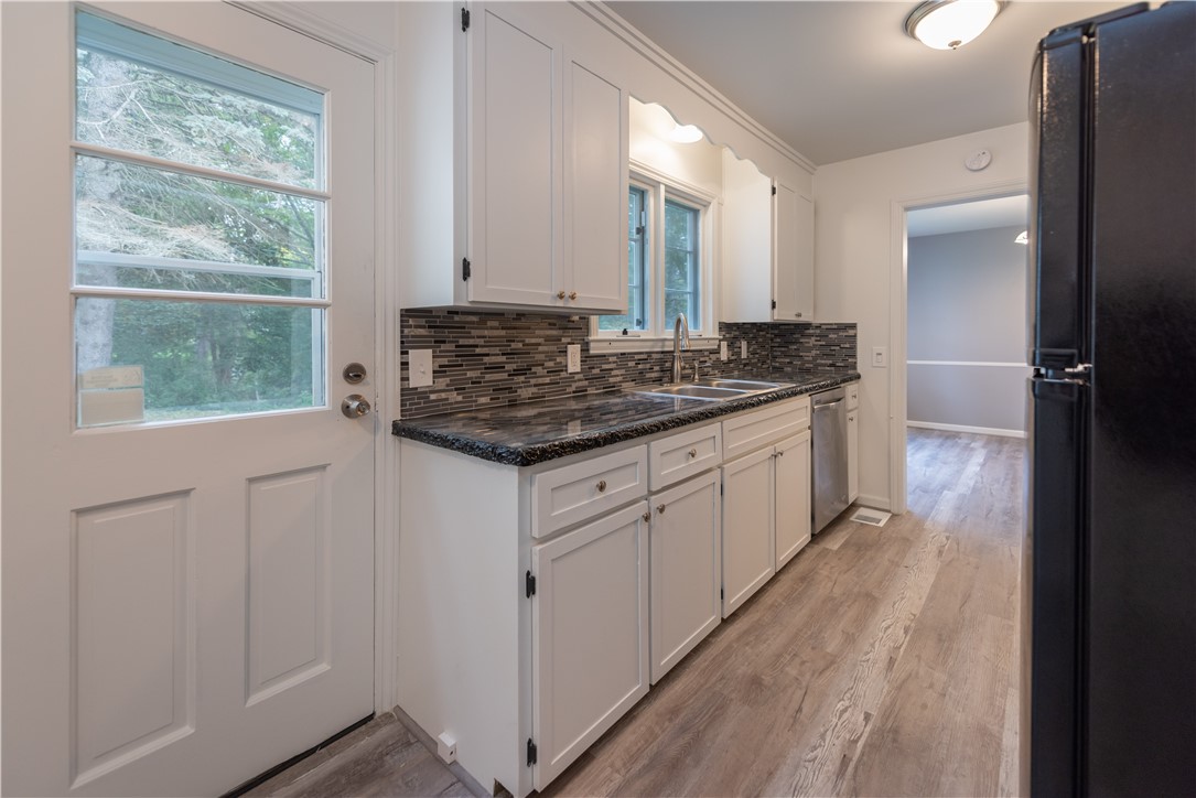 116 Oakridge Drive Irondequoit, NY 14617 - Photo 9 of 45