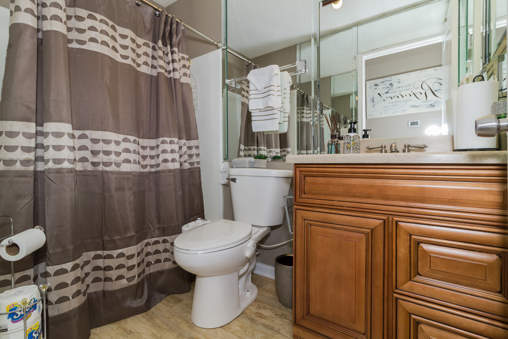 33 Oakview Road Matteson, IL 60443 - Photo 13 of 31 a bathroom with a sink toilet and shower