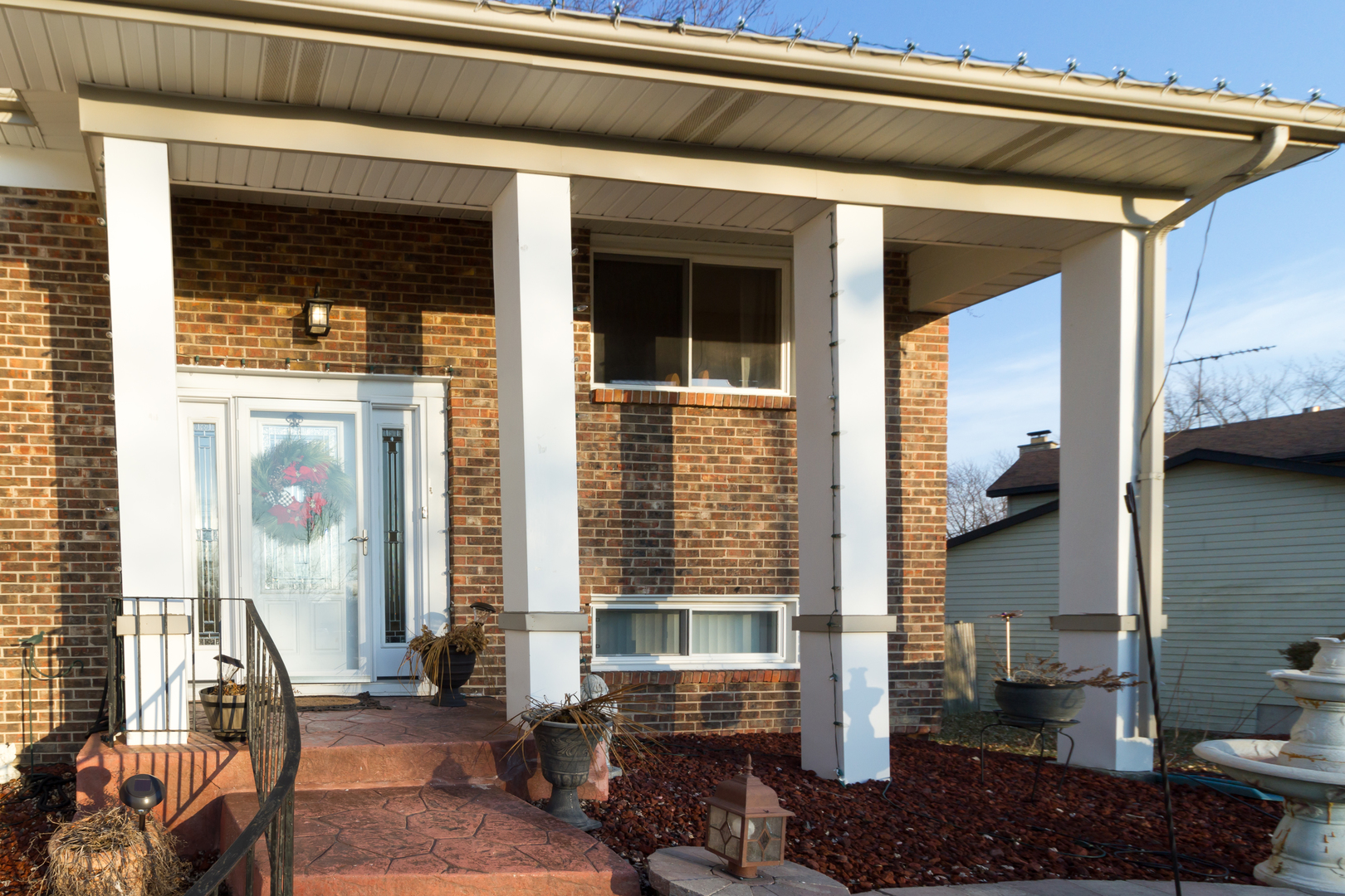 33 Oakview Road Matteson, IL 60443 - Photo 3 of 31 a front view of a house with a yard