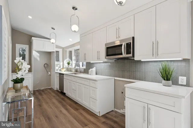 $569,900 | 11511 Highview Avenue, Silver Spring, MD 20902