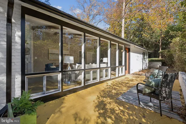 $569,900 | 11511 Highview Avenue, Silver Spring, MD 20902