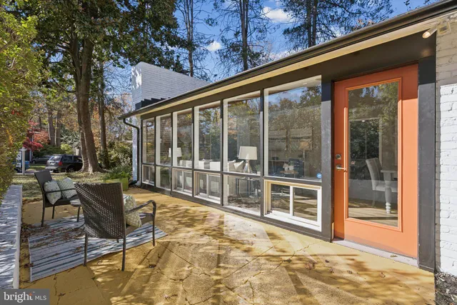 $569,900 | 11511 Highview Avenue, Silver Spring, MD 20902