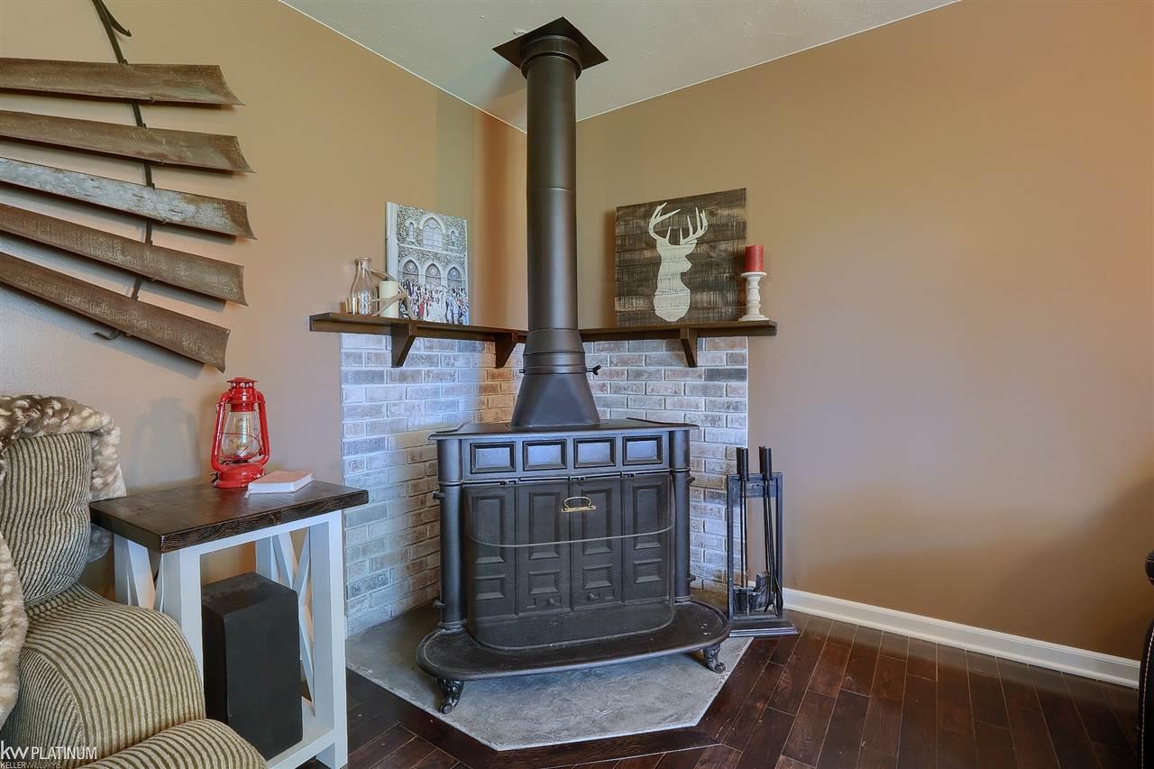 9801 Bartel Road Columbus, MI 48063 - Photo 8 of 26 31394017-7.JPG