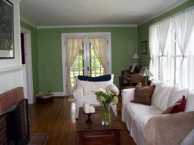 154 Tibet Road Columbus, OH 43202 - Photo 3 of 10