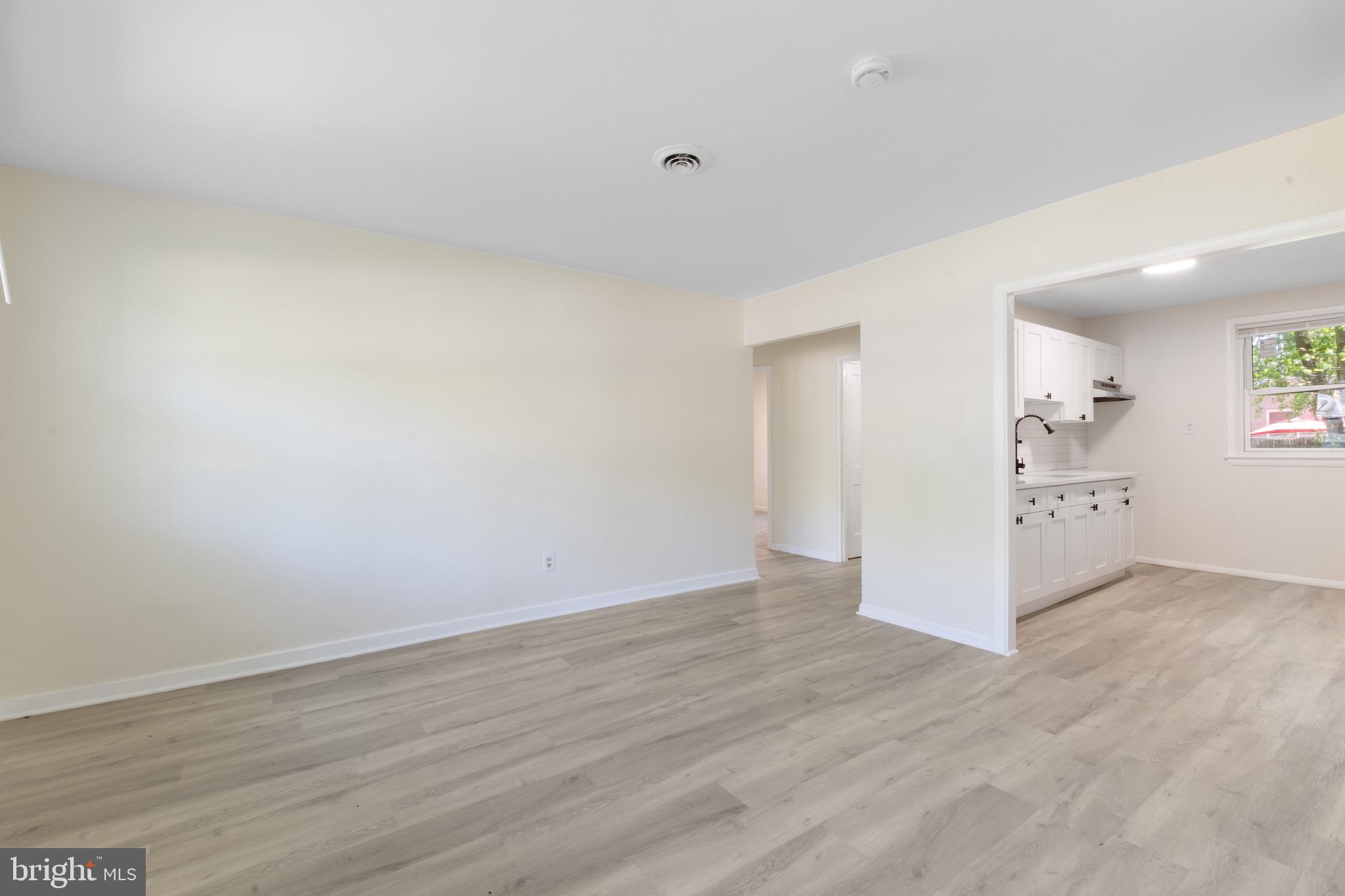 163 Kinsley Road Pemberton, NJ 08068 - Photo 2 of 10