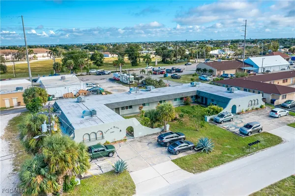 $1,200 | 2927 Southeast 15th Place, Unit 3, Cape Coral, FL 33904