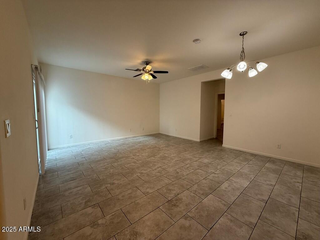 1723 West Pollack Street Phoenix, AZ 85041 - Photo 5 of 29 22