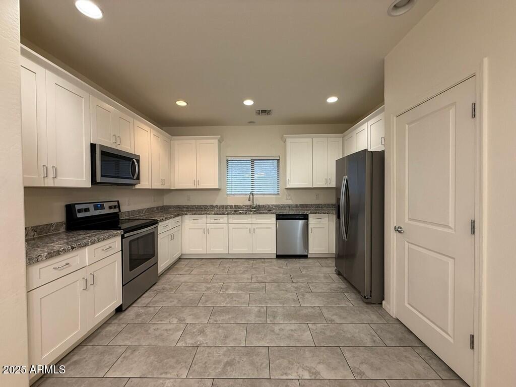 1723 West Pollack Street Phoenix, AZ 85041 - Photo 7 of 29 24