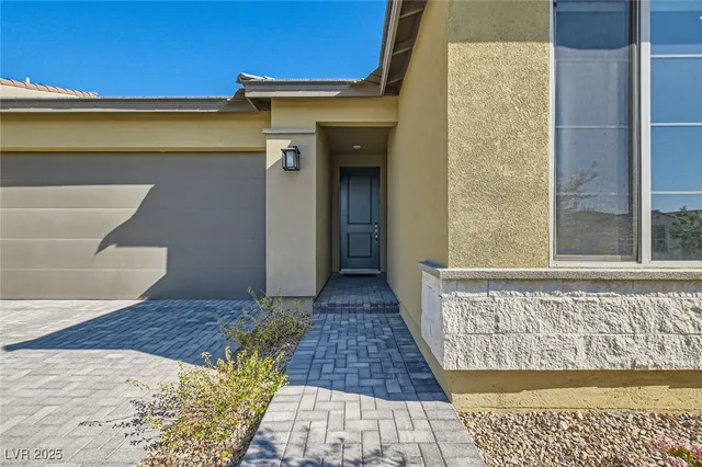 $2,750 | 10042 Cardinal Knoll Avenue, Las Vegas, NV 89143