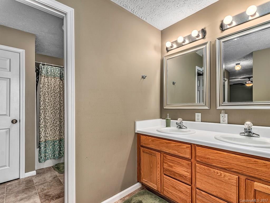 107 Loch Haven Road Swannanoa, NC 28778 - Photo 8 of 13 Gallery Image 8
