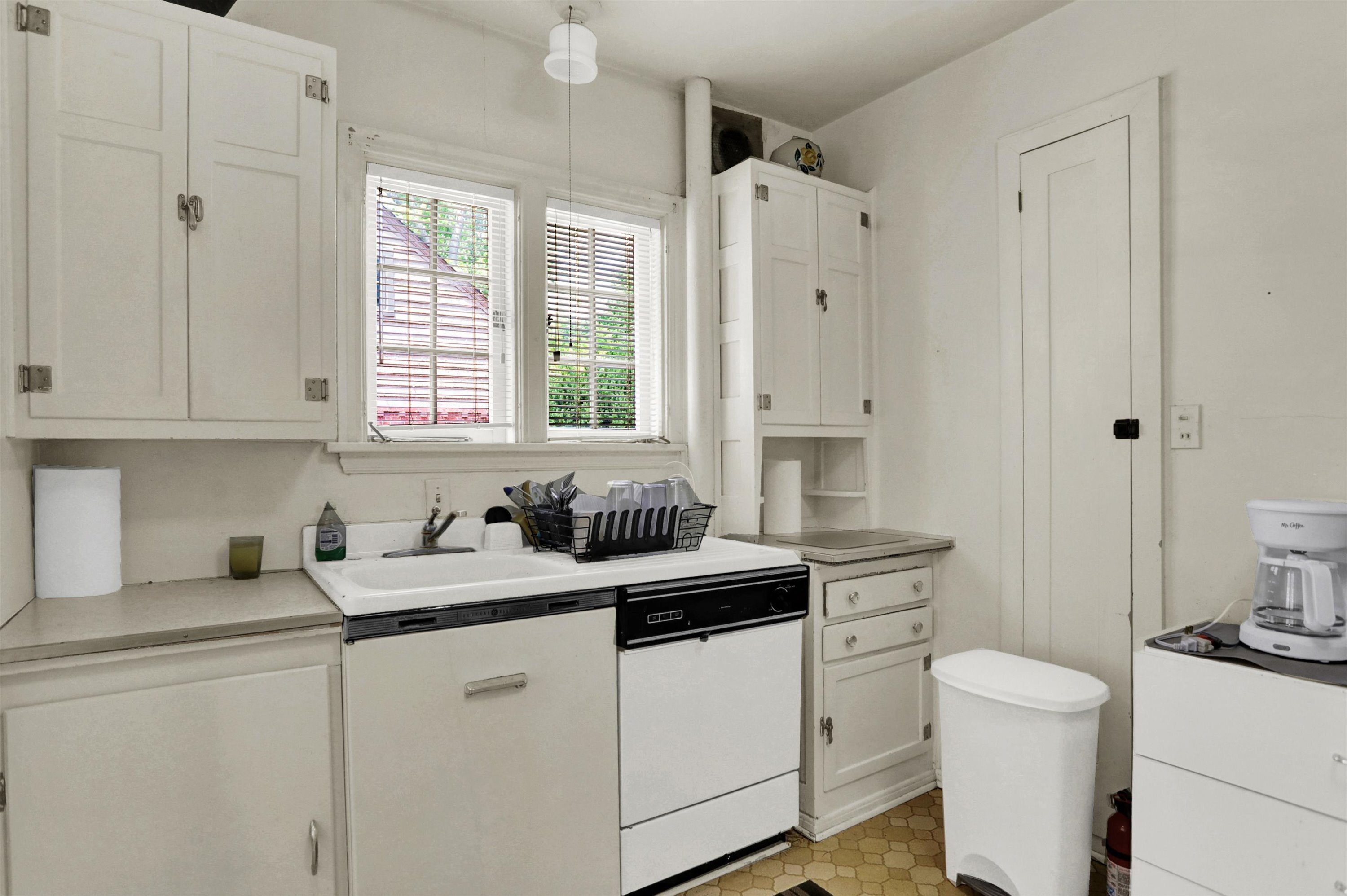 405 Blue Ridge Road Indianapolis, IN 46208 - Photo 10 of 40