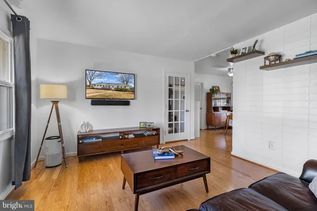 $589,000 | 7309 Piper Court, Alexandria, VA 22306