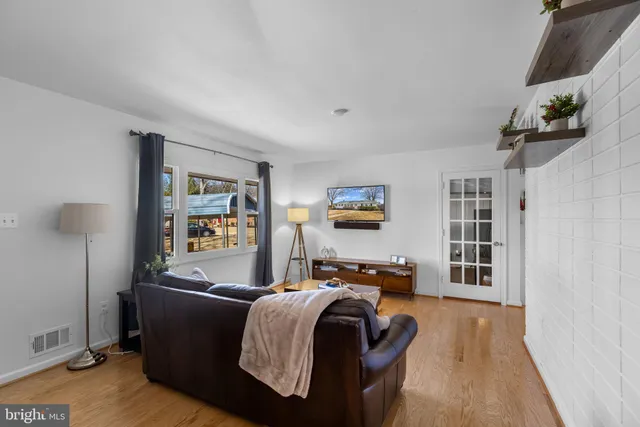 $589,000 | 7309 Piper Court, Alexandria, VA 22306