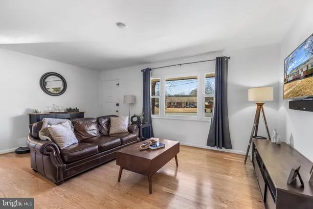 $589,000 | 7309 Piper Court, Alexandria, VA 22306