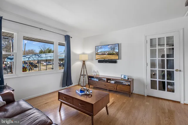 $589,000 | 7309 Piper Court, Alexandria, VA 22306