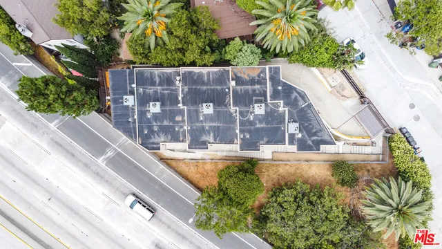 $2,100,000 | 6820 Whitley Terrace, Los Angeles, CA 90068