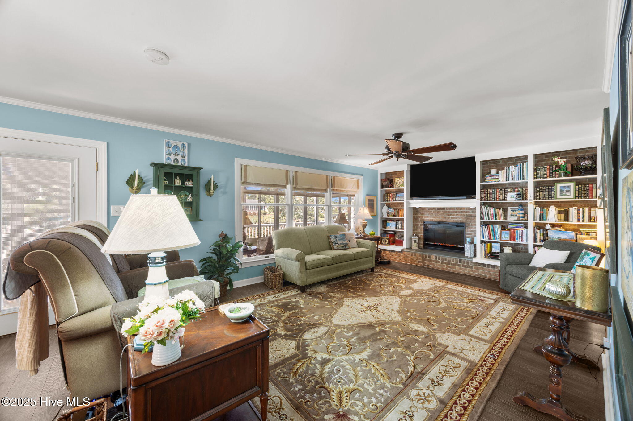 6000 Cassowary Lane New Bern, NC 28560 - Photo 8 of 42 Living Room