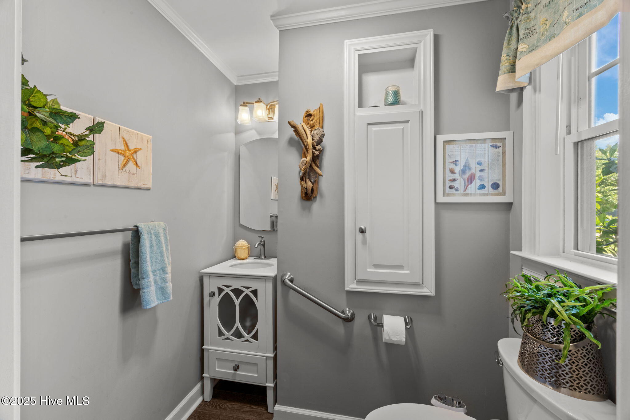 6000 Cassowary Lane New Bern, NC 28560 - Photo 22 of 42 Downstairs Half Bath