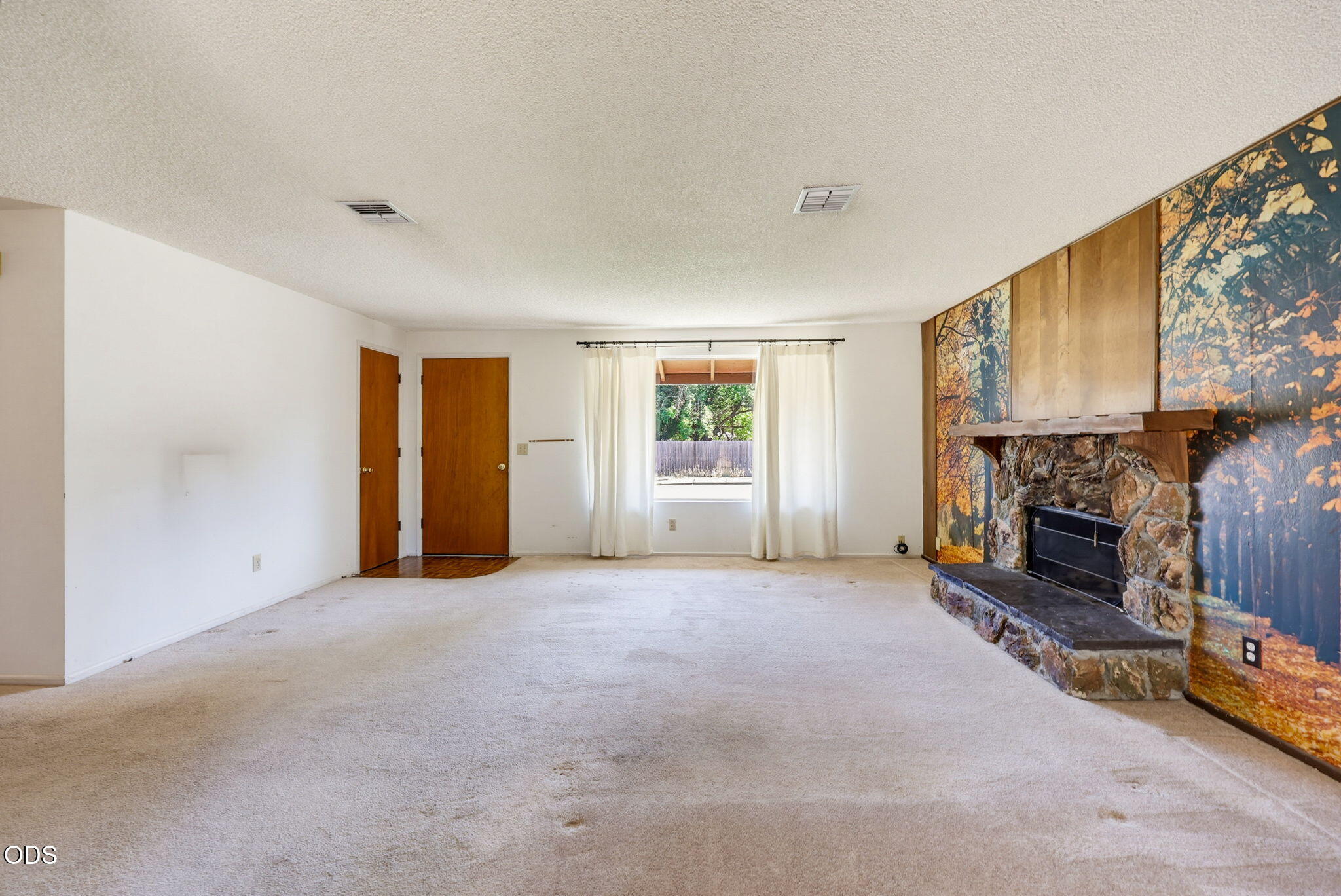 520 Elm Way Eagle Point, OR 97524 - Photo 5 of 23 Gallery Image 5