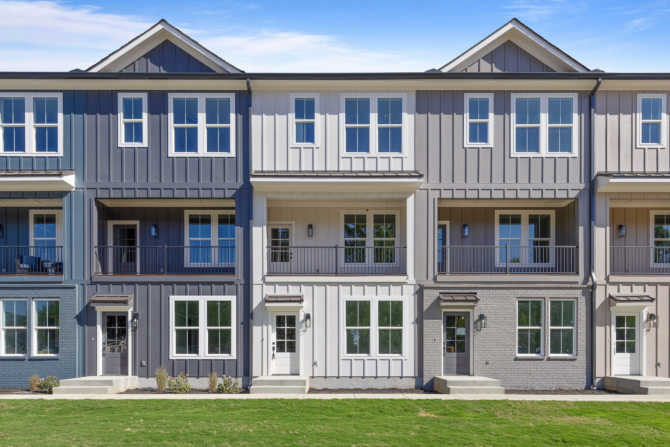 1656 Mari Circle Chattanooga, TN 37404 - Photo 2 of 36 Exterior