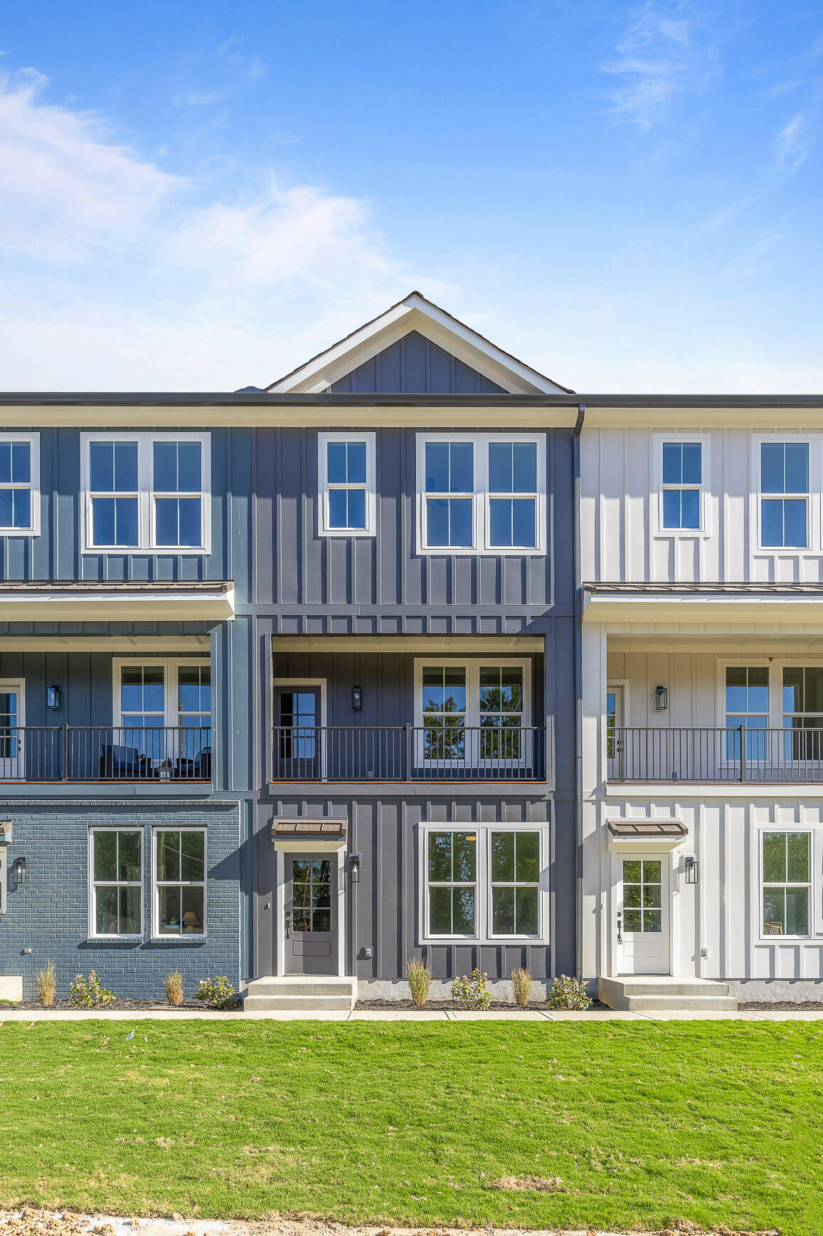 1656 Mari Circle Chattanooga, TN 37404 - Photo 3 of 36 Exterior