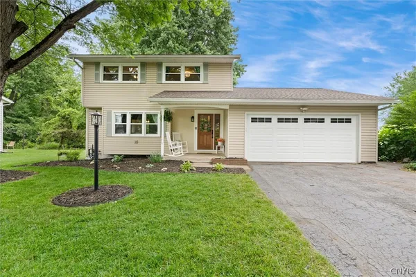 $325,000 | 5 Overbrook Lane, Lysander, NY 13027