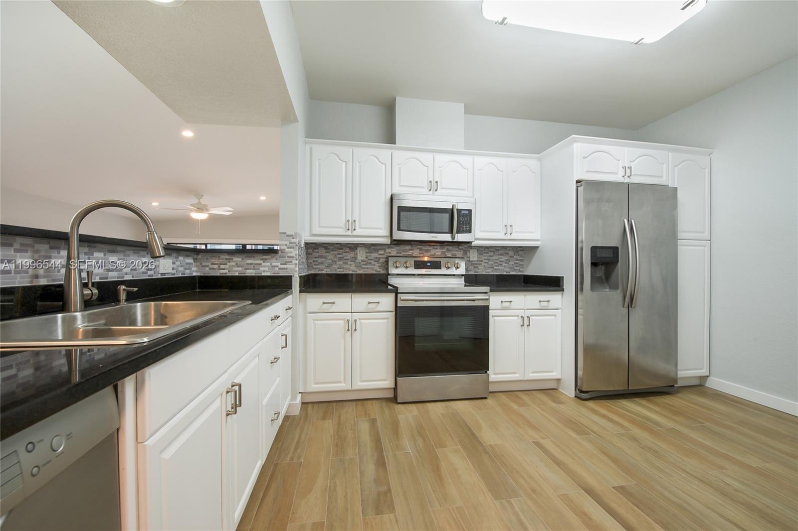 7426 Southwest 106th Place Miami, FL 33173 - Photo 5 of 13