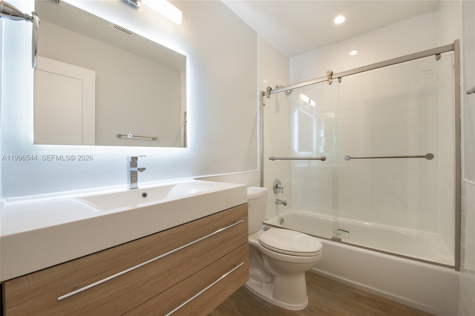 7426 Southwest 106th Place Miami, FL 33173 - Photo 10 of 13