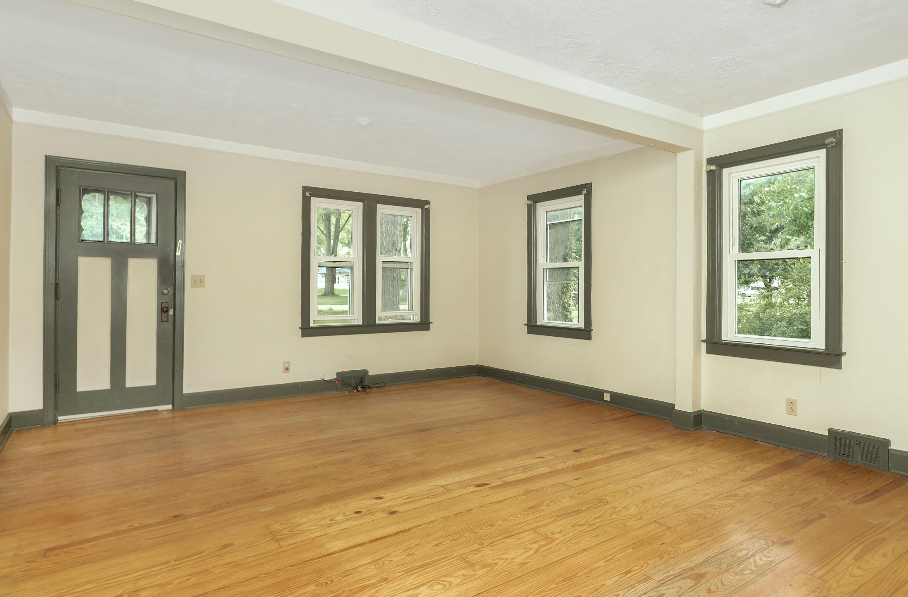 7125 Edwards Road Belleville, MI 48111 - Photo 3 of 33 Edwards-3