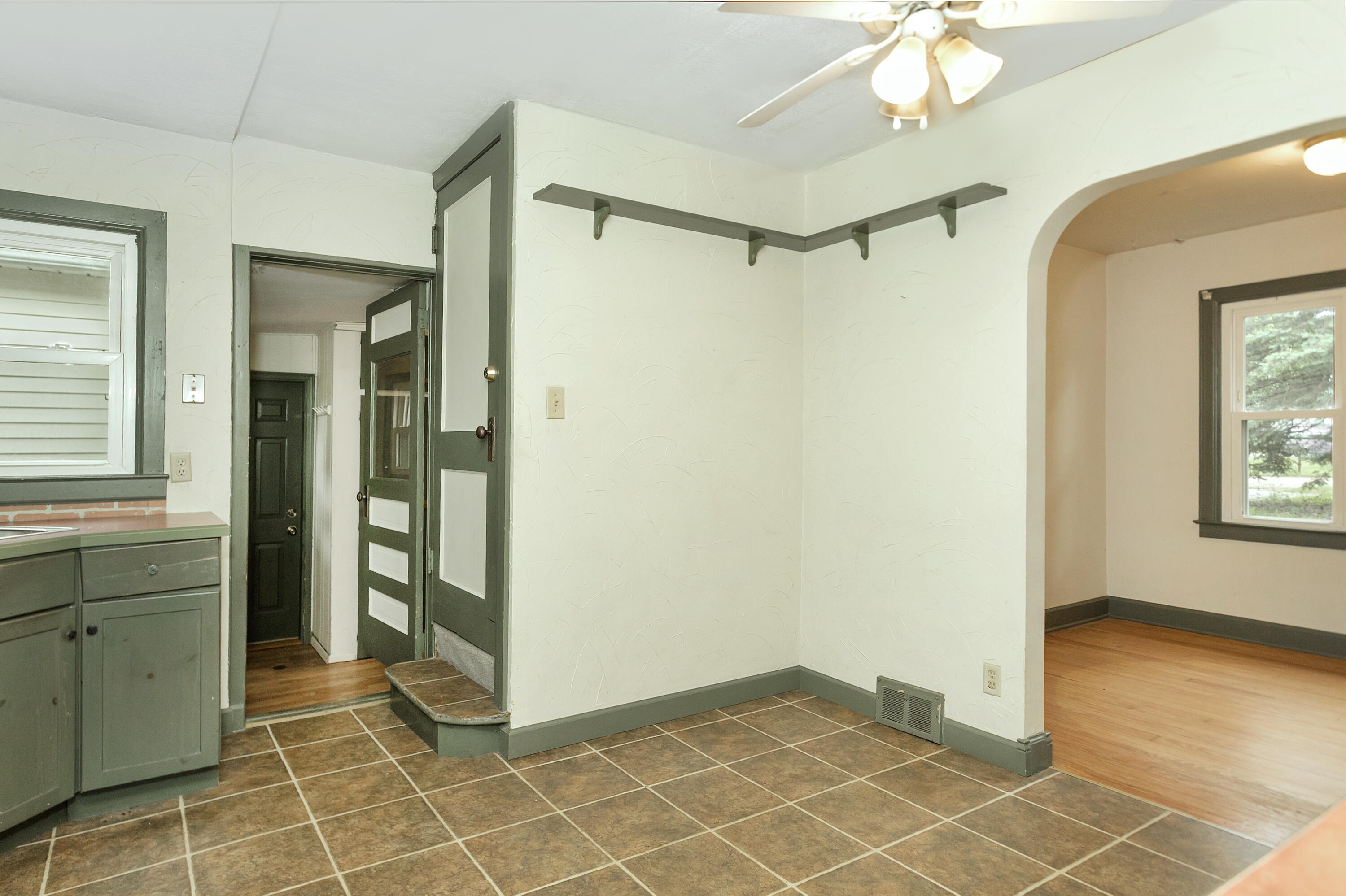 7125 Edwards Road Belleville, MI 48111 - Photo 10 of 33 Edwards-10