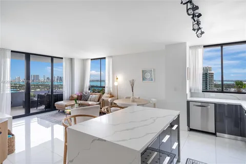 $1,400,000 | 1330 West Avenue, Unit 3001, Miami Beach, FL 33139