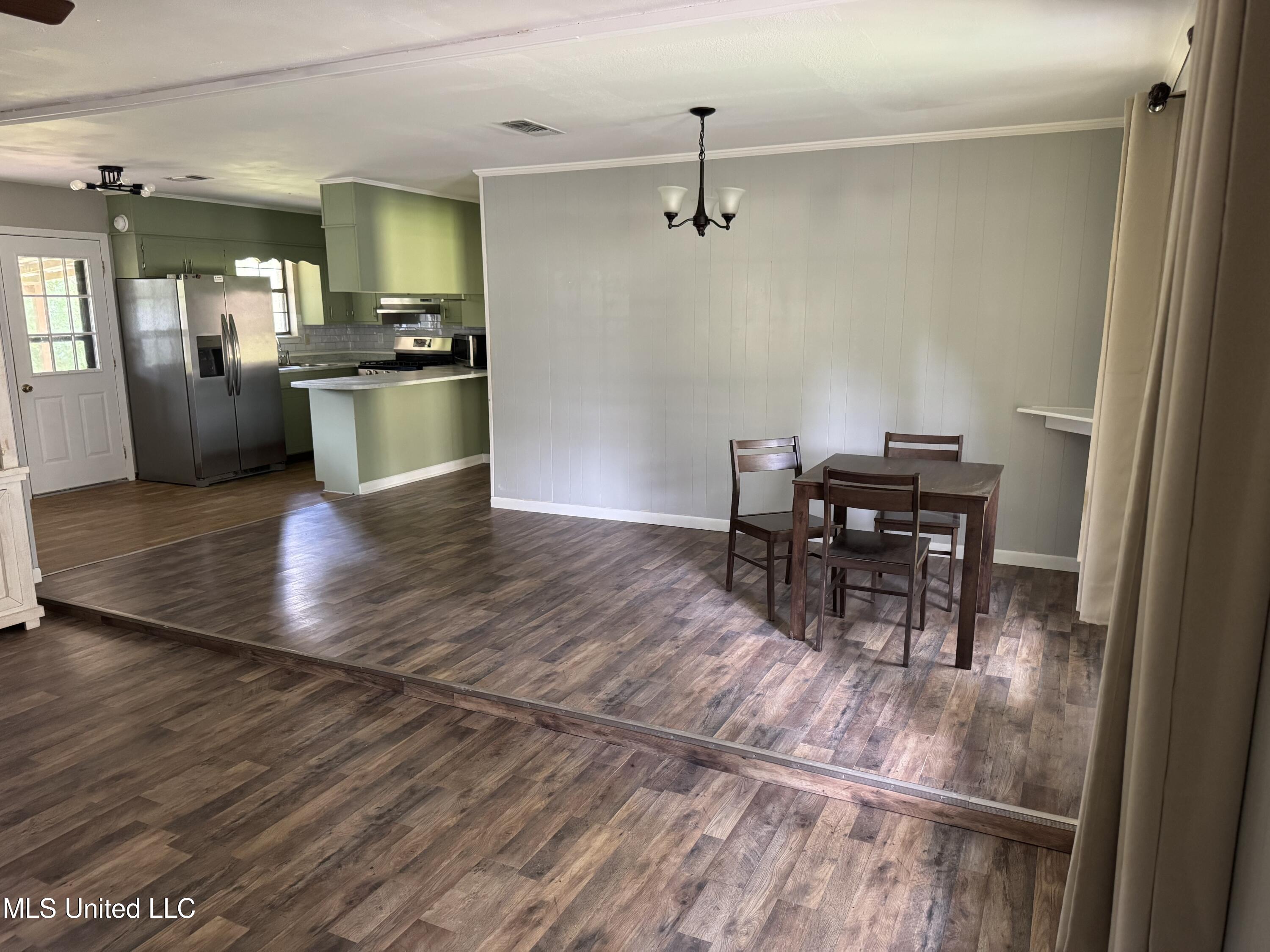 24 Dean Matthews Road Laurel, MS 39443 - Photo 15 of 43 Photo Sep 03 2025, 11 15 43 AM